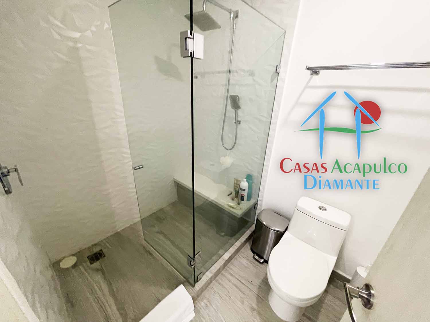 Maralago C 202 - Recámara principal antes de Otis 8